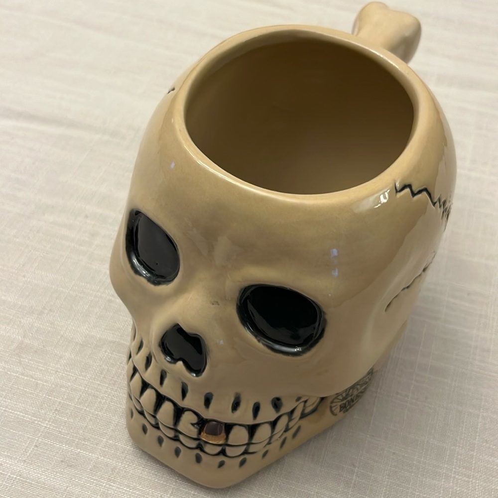 Bone shaker skull mug